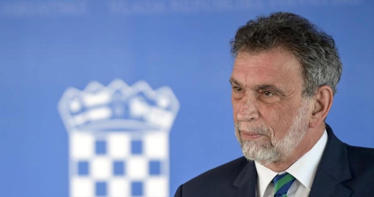 Fuchs pisao ravnateljima škola zbog Beograda: Uklonite skalpele, palite svjetla