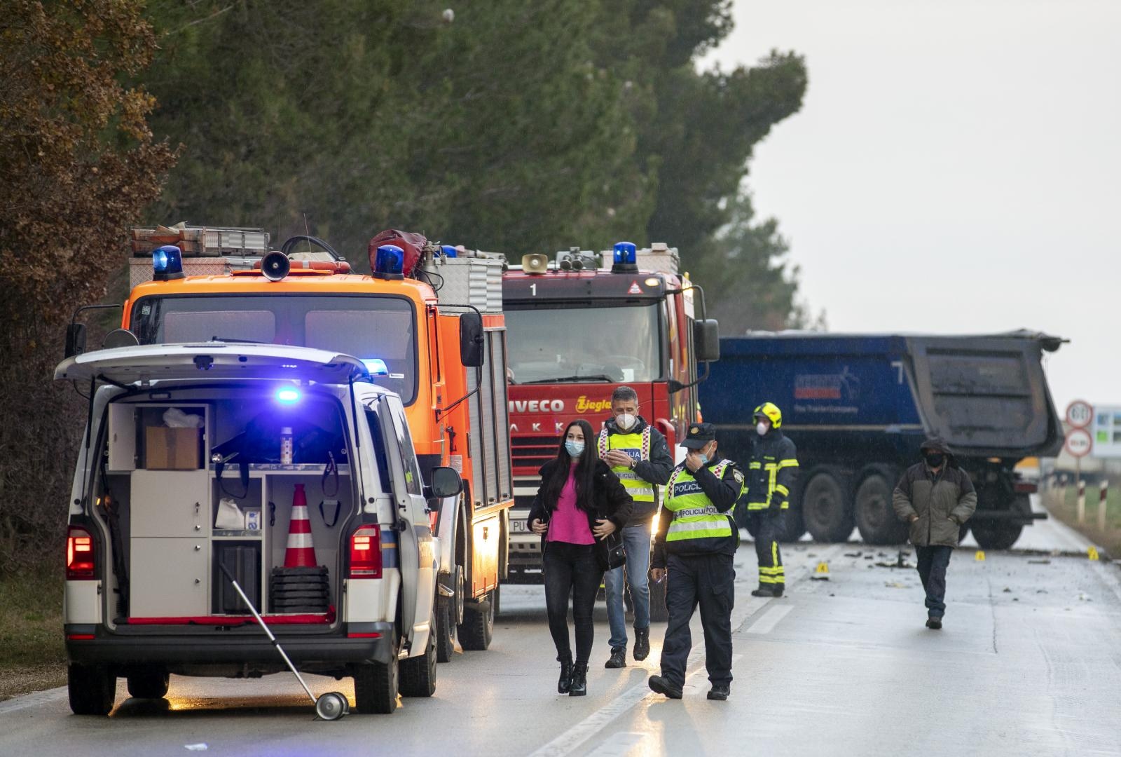U sudaru kamiona i auta u Istri poginula jedna osoba