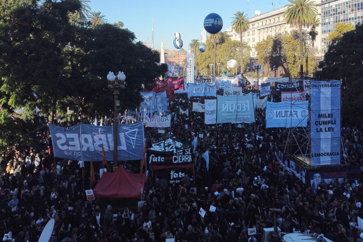 Ogroman prosvjed protiv smanjenja financiranja sveučilišta u Argentini