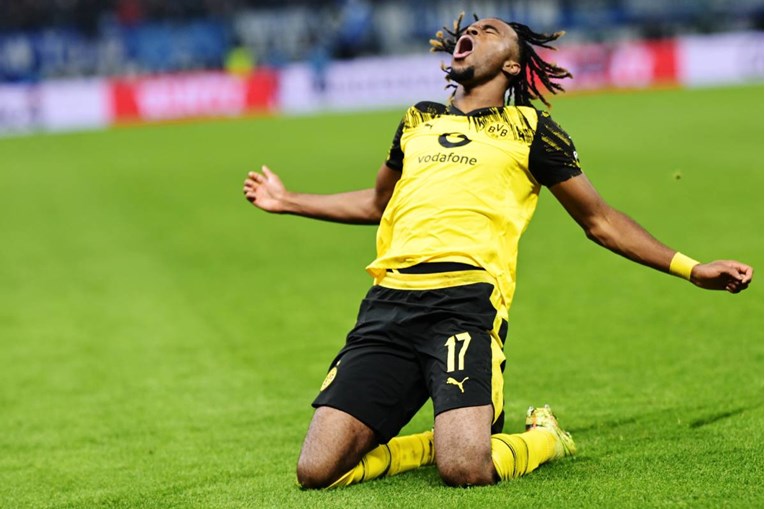 Nestvarna statistika Borussijinog veznjaka. Nikada u karijeri nije igrao 90 minuta