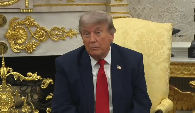 Трамп: Зеленски се справува доста добро, храбар е