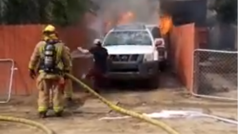 Snimka čovjeka koji je uletio u požar kako bi spasio psa ostavila je sve u čudu