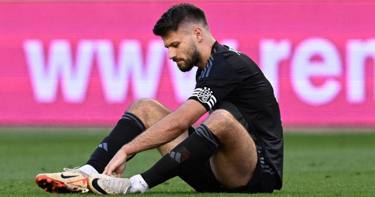 Petković izvodio slobodnjak, navijači mu uperili laser u oči