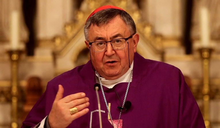 Kardinal Puljić: U malom djetetu bog nas grli