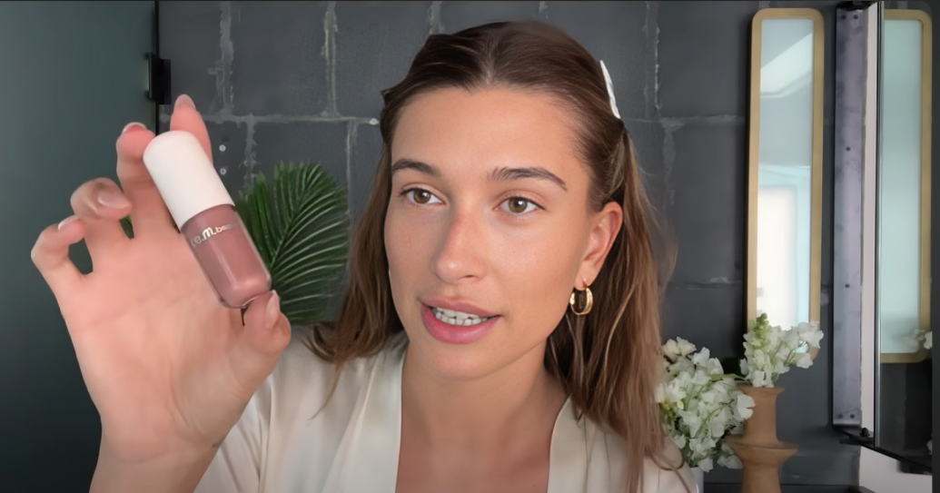 Hailey Bieber obožava ovo tekuće sjenilo koje je bilo rasprodano čak četiri puta