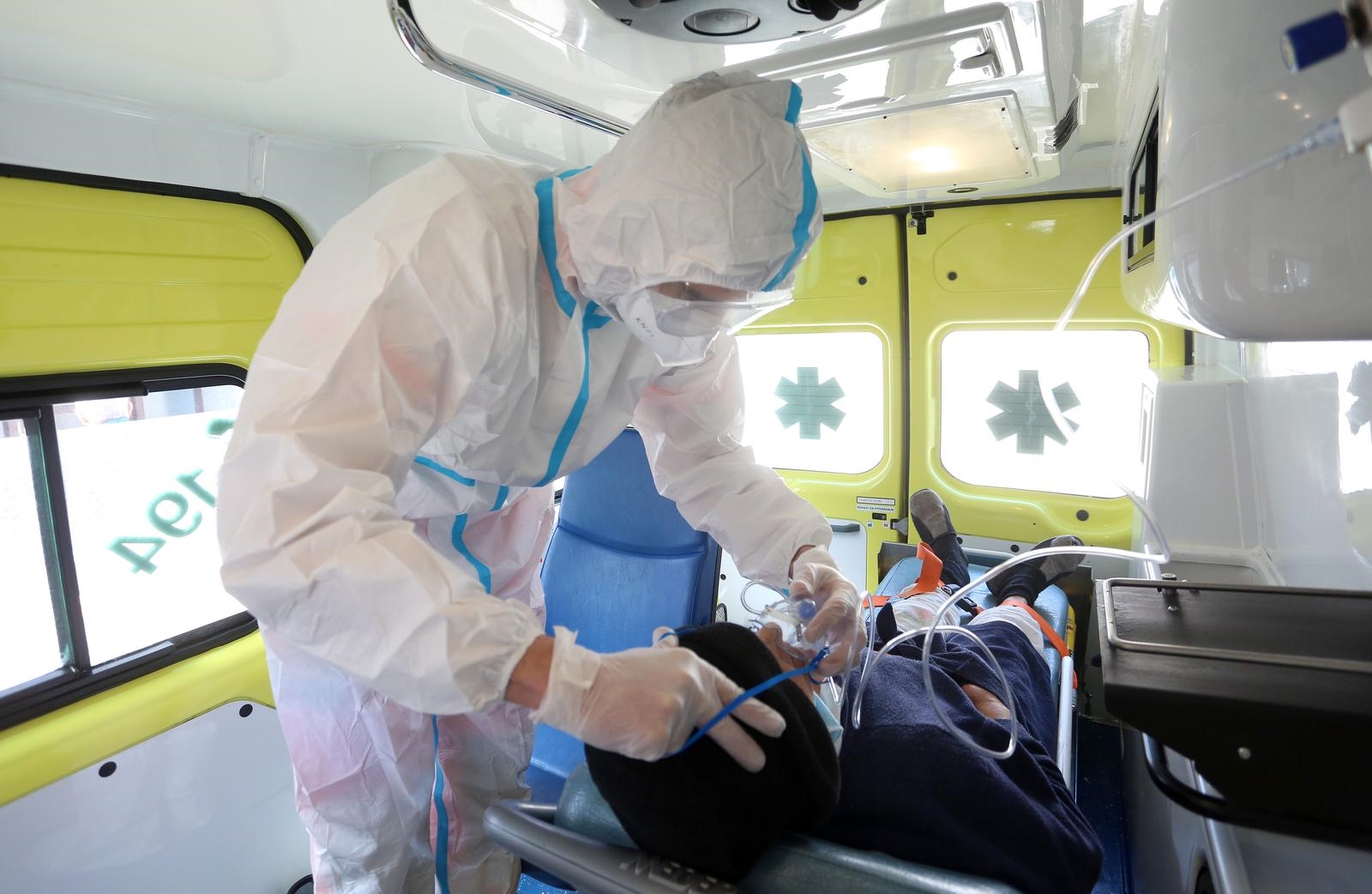 Doktor Ivić: Uzročnik korone na potpuno novi način napada imunološki sustav