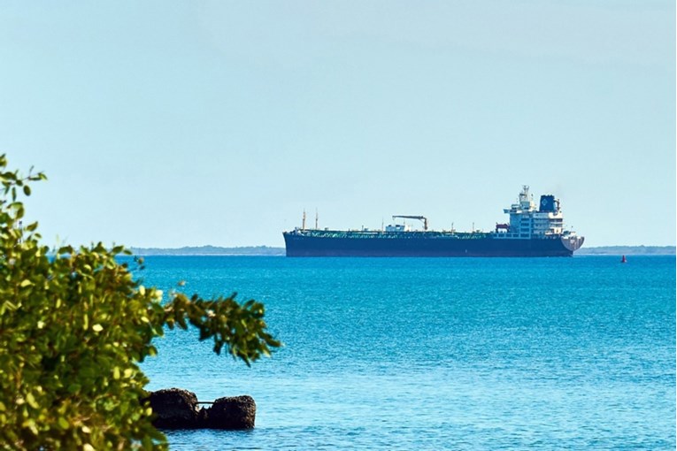 Tankeri koriste novu rutu u Hormuškom tjesnacu
