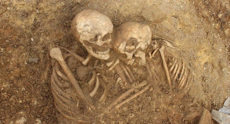 FOTO U olovnom lijesu u Engleskoj nađen drevni kostur rimske aristokratkinje