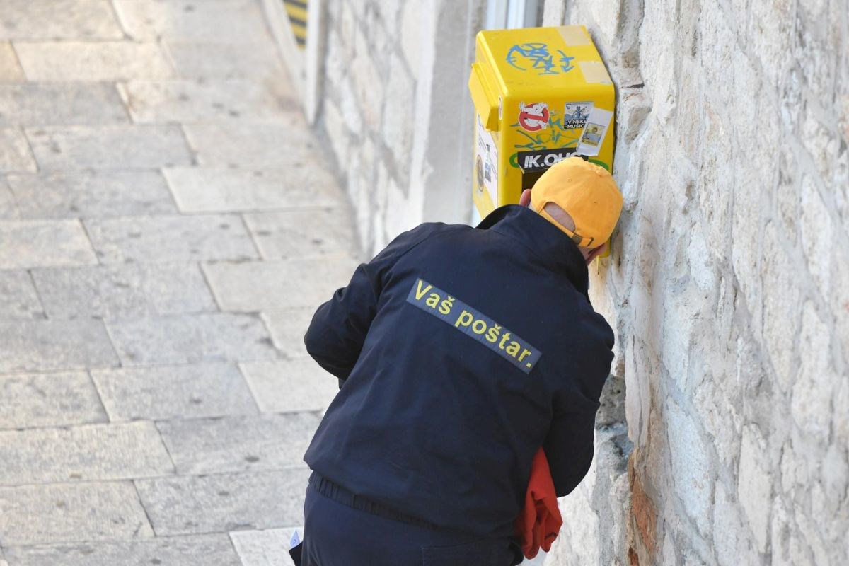 Znatno poskupljuju posebne usluge Hrvatske pošte