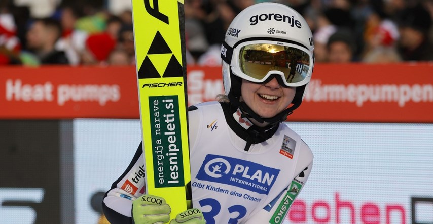 VIDEO Čudesna slovenska skakačica oborila svjetski rekord. Sletjela je na 226 metara