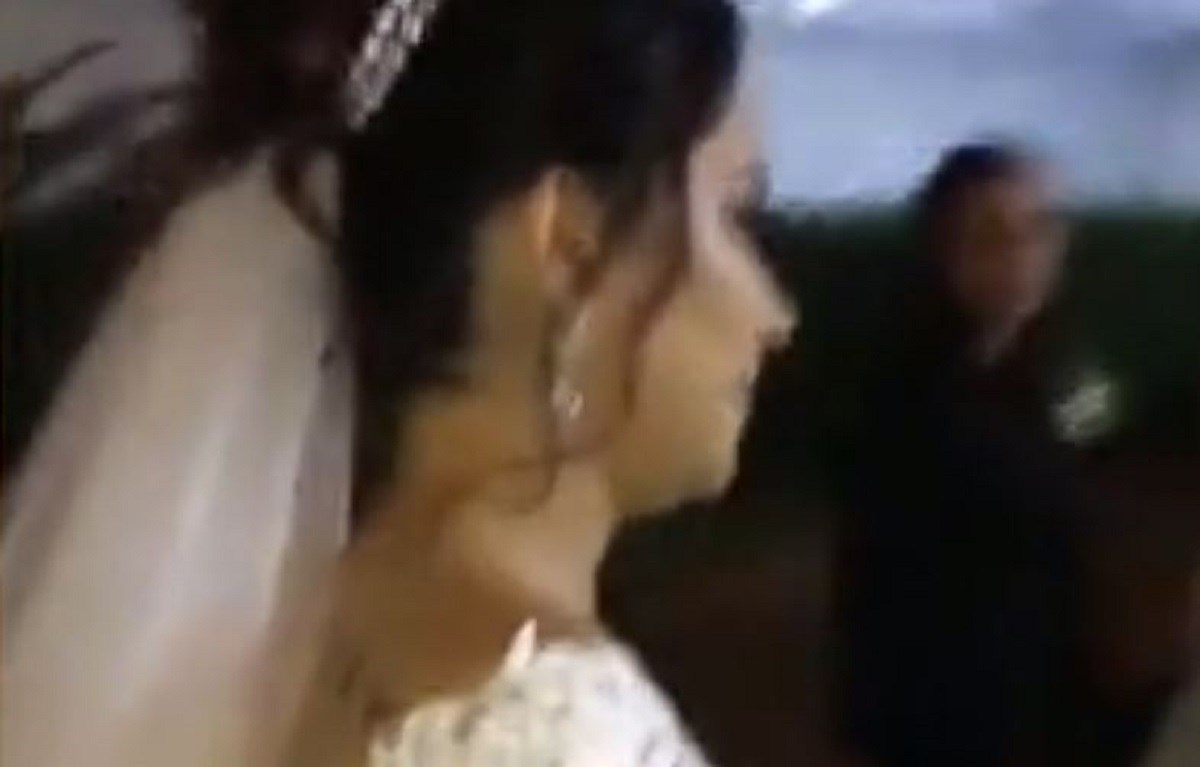 Pred oltarom čekao trudnu zaručnicu pa se slomio kad je doznao zašto kasni