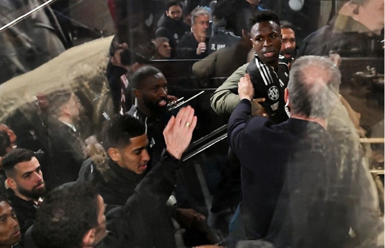 VIDEO Viniciusa držali u tunelu u Manchesteru da sukob ne eskalira