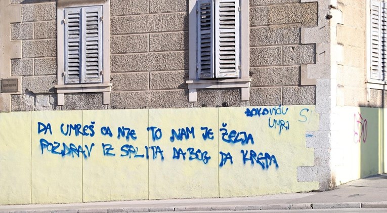 U Splitu osvanuo morbidan grafit upućen Đokoviću: "Da umreš od nje, to nam je želja"