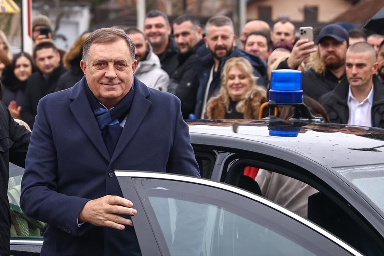 Dodik se htio zakonom zaštititi od kaznenog progona, Schmidt poništio odluke