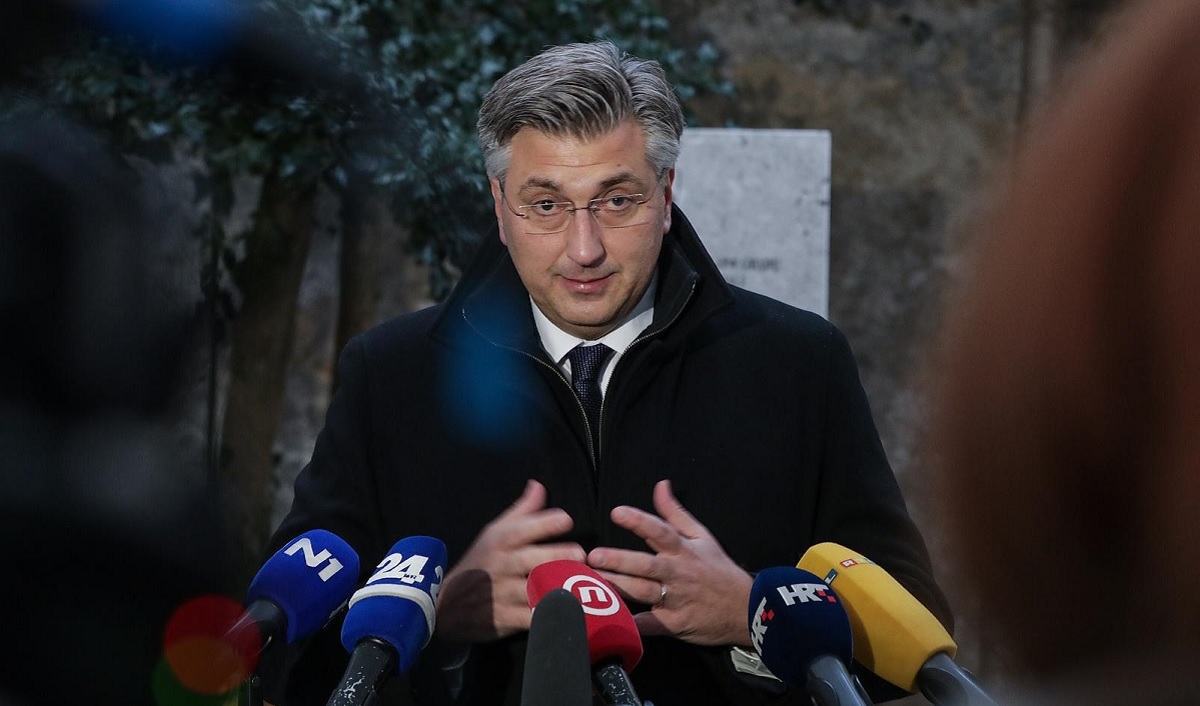 Plenković: Boje se male bijele vatice. To su obični slabići, politički paraziti