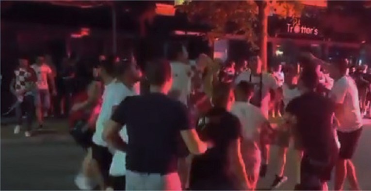 Pogledajte slavlje u Mostaru nakon plasmana Hrvatske u osminu finala