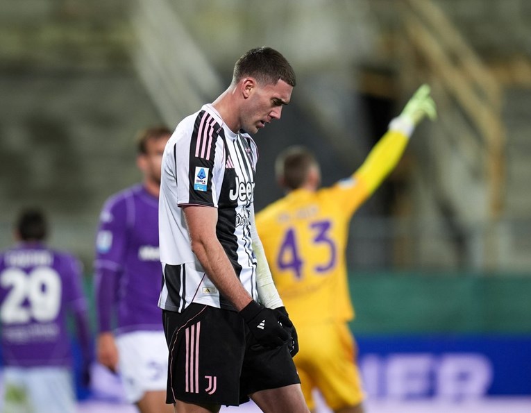 VIDEO Vlahoviću vikali da je Cigan. Sudac ga molio da ne napusti utakmicu