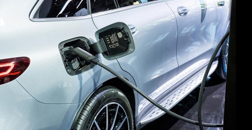 Skoro pola vlasnika električnih auta u SAD-u se želi vratiti na benzin, evo razloga