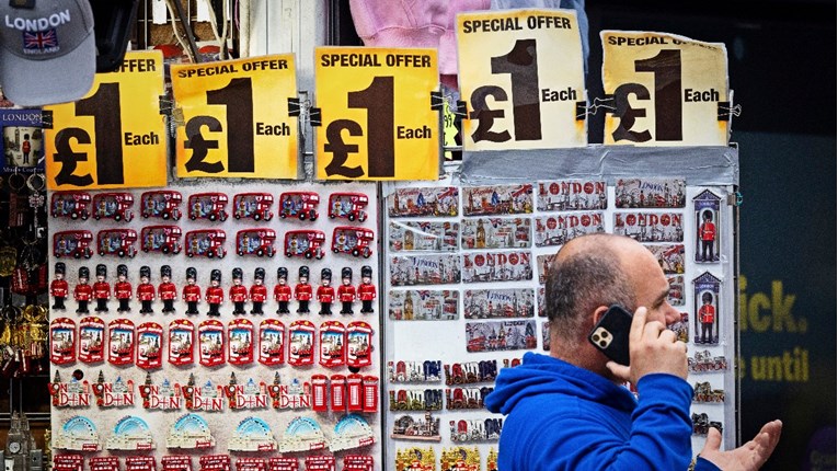 Pad britanskog BDP-a zbog inflacije i problema u nabavnim lancima