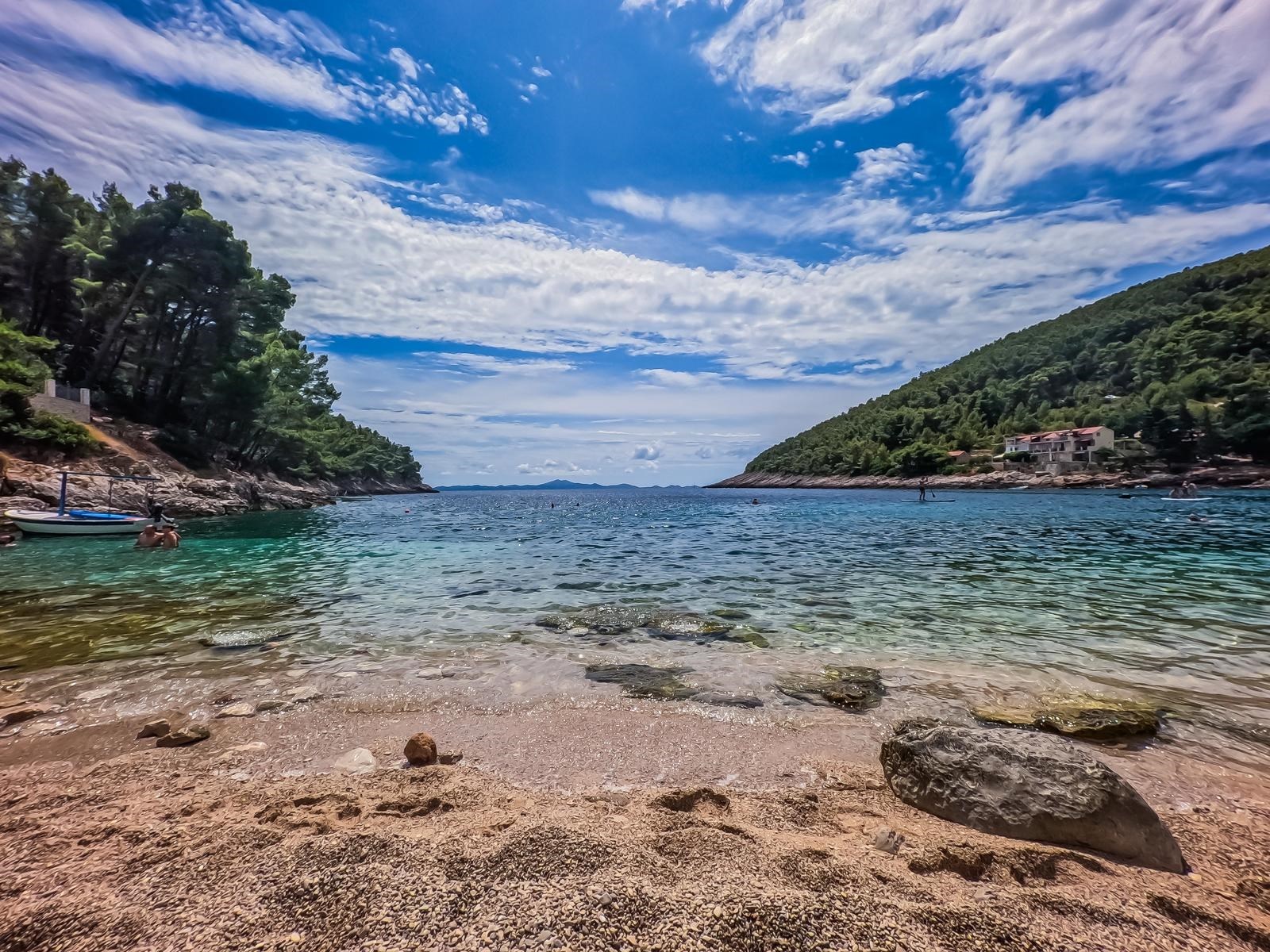 Raj na Zemlji: Bajkovita uvala na Korčuli ima tirkizno more, a do nje se lako dolazi