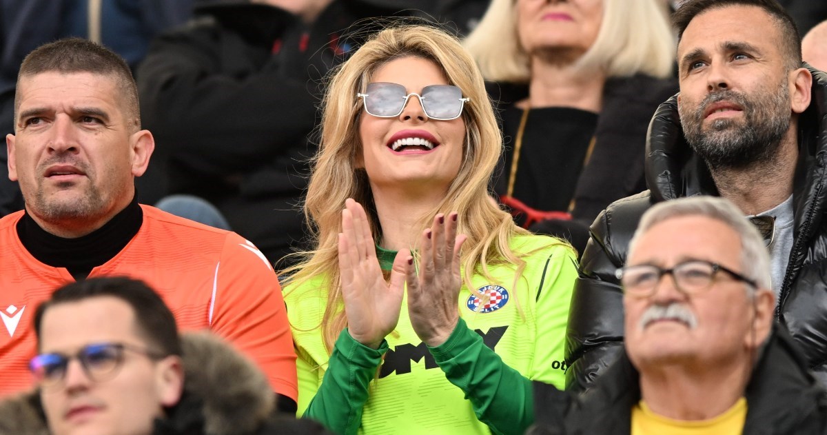 Bivša misica privukla pažnju na tribinama Poljuda, bodrila je sina Bornu