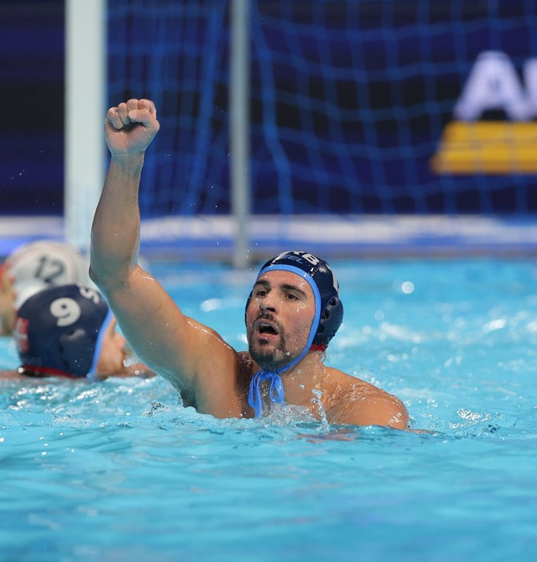 Srbija pobijedila Mađarsku u drami i izborila polufinale Eura u vaterpolu