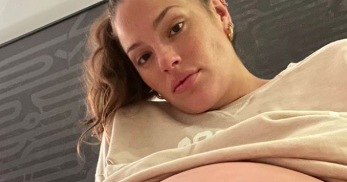 Ashley Graham pokazala trbuh i otkrila: Moji dečki imaju 2700 grama svaki