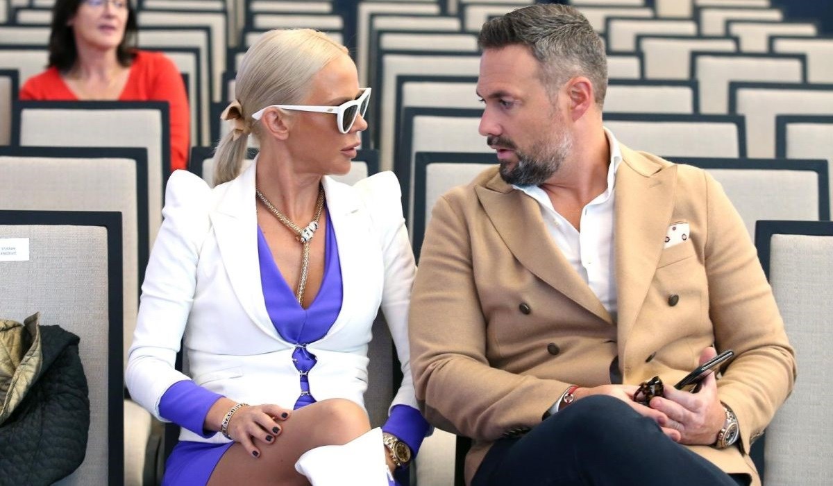 FOTO Maja Šuput držala govor ugostiteljima u malo prekratkoj haljini