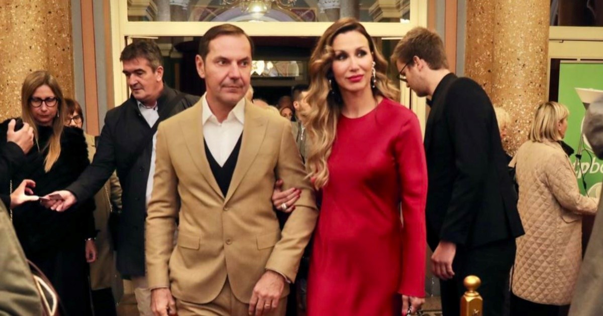 Ana Gruica i njezin suprug privukli pažnju na premijeri predstave u Splitu