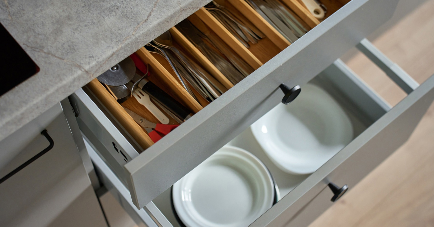 Zašto svi umjesto ormarića biraju ladice u kuhinji? Razlozi će vas iznenaditi