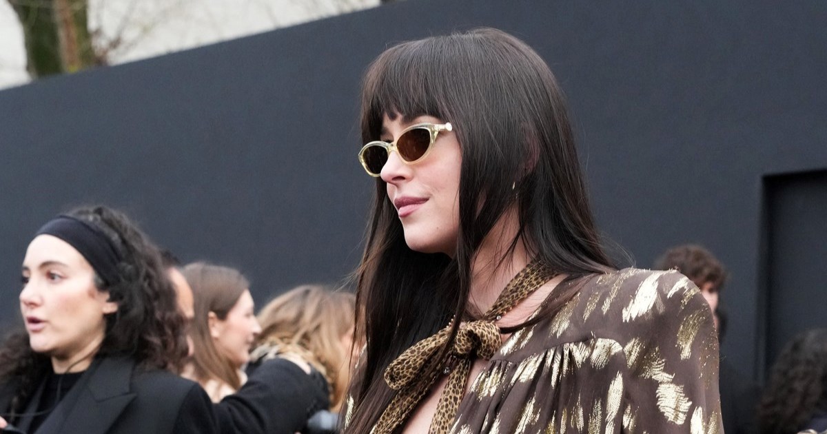 Dakota Johnson na Tjednu mode u Parizu: Odvažno izdanje bez hlača