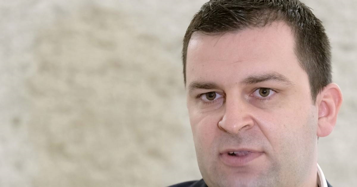 Hrebak raspustio županijski i kutinski ogranak HSLS-a
