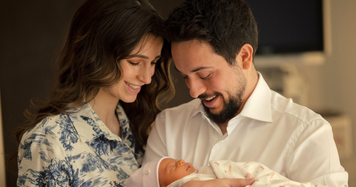 Jordanski prijestolonasljednik i princeza Rajwa objavili prve fotografije s kćerkicom