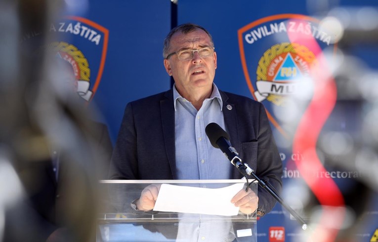 Capak: Najsigurnije je da roba koja se oblači preko glave i vrati stoji 5 dana