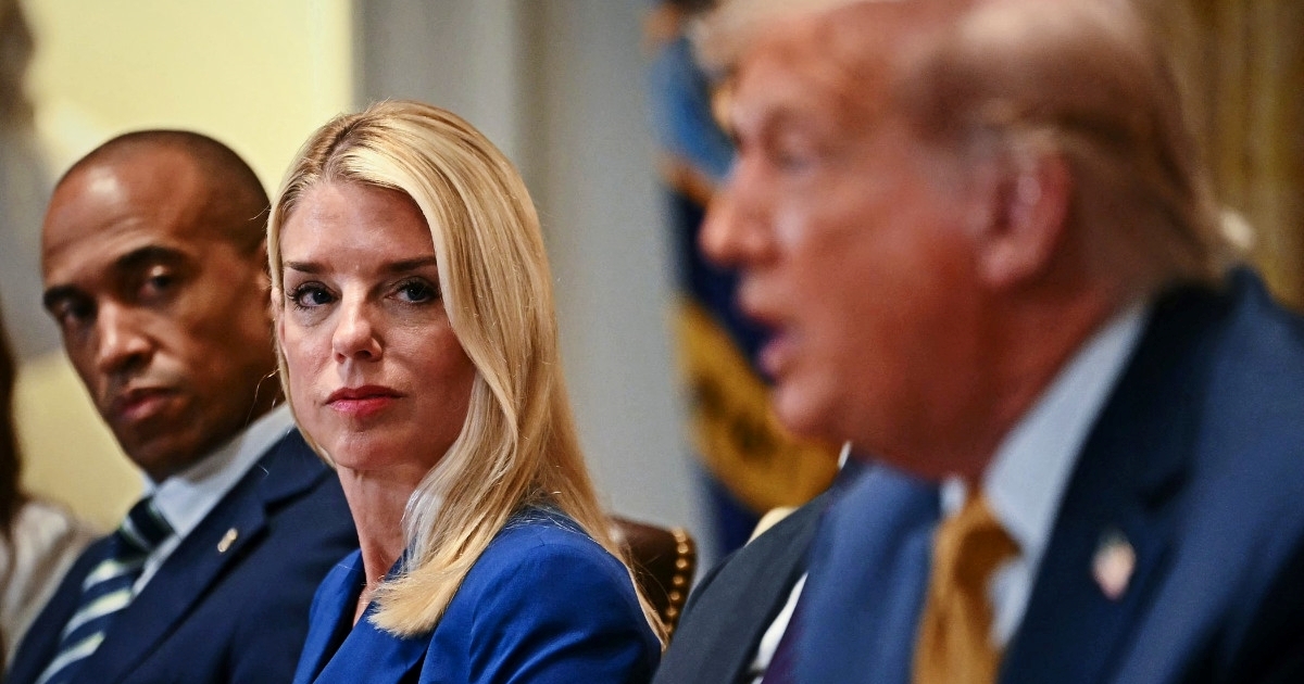 Trump: Državna tužiteljica treba o Epsteinu objaviti sve što smatra vjerodostojnim