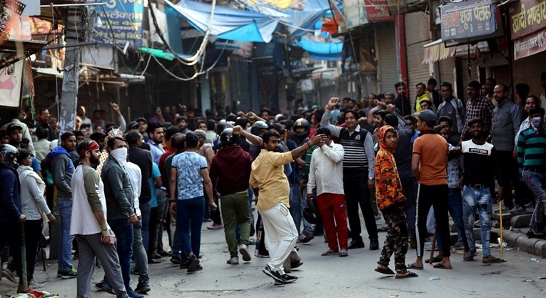 Veliki sukobi u glavnom gradu Indije, dosad poginulo 20 ljudi