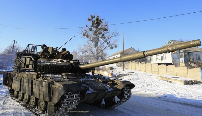 Ovo je popis zemalja koje su donirale tenkove Ukrajini, Poljska na vrhu liste