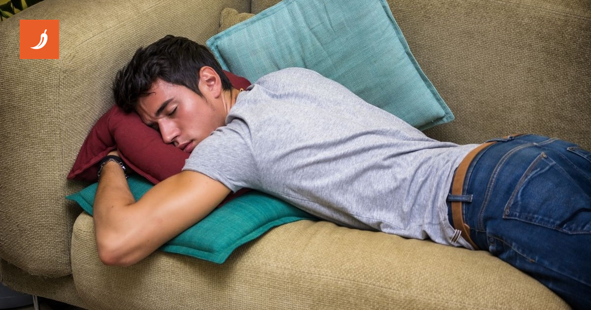 Muž Ne želi Spavati Uz ženu Jer Se Ona Ne Tušira Nakon Posla Spavam Na Kauču Index Hr