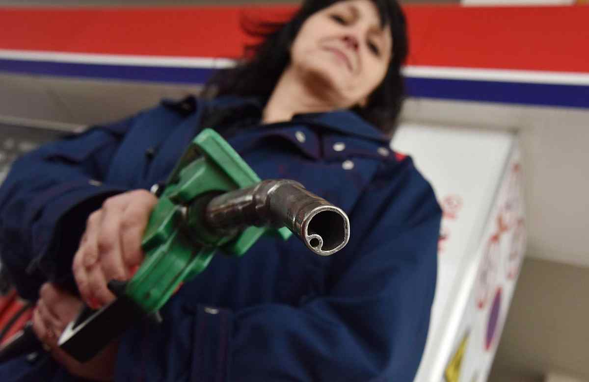 Padaju cijene goriva, što će to značiti za nas