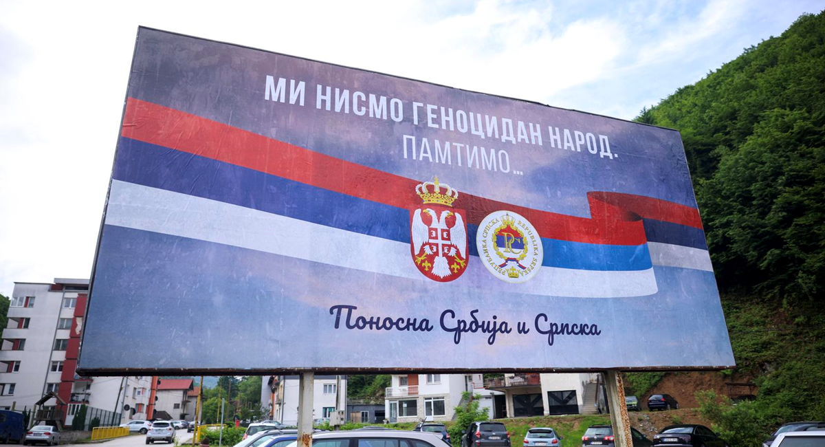 FOTO U Srebrenici osvanuli plakati "Mi nismo genocidan narod"