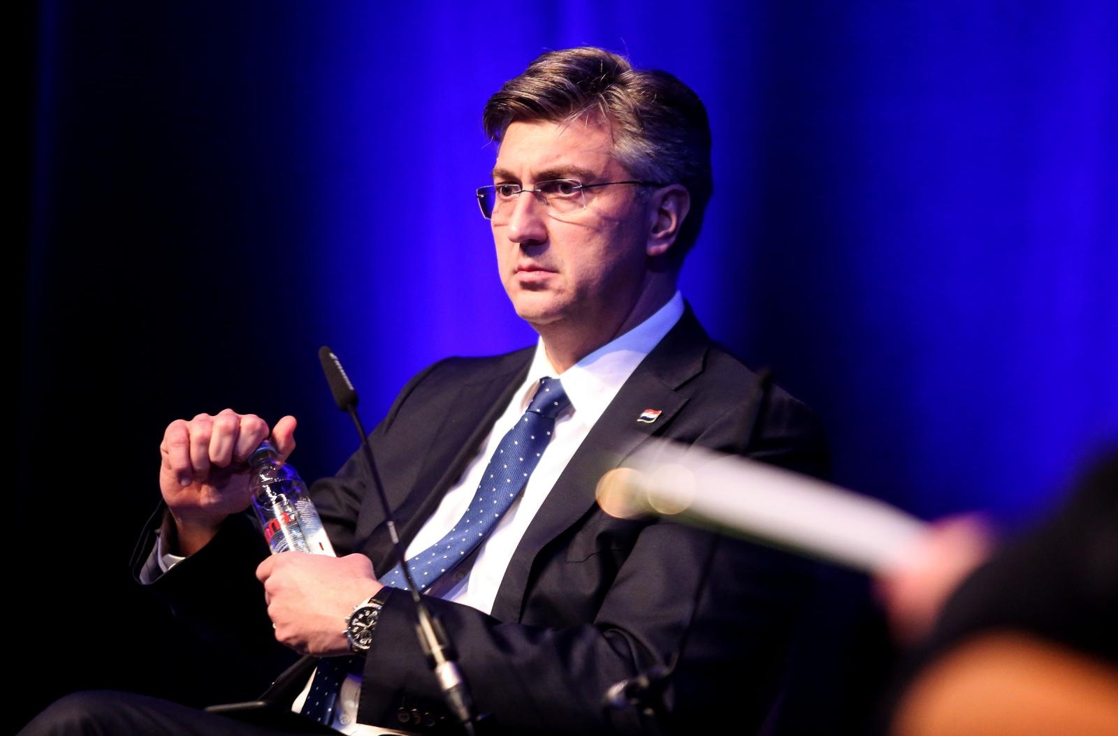 Plenković: Situacija s koronavirusom je izvan okvira, moramo biti oprezni