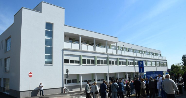 Opća bolnica Dr. Ivo Pedišić u Sisku, teško oštećena u potresu, ponovno otvorena