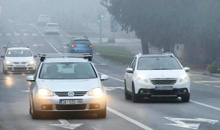 HAK: Magla smanjuje vidljivost, očekuje se pojačan promet