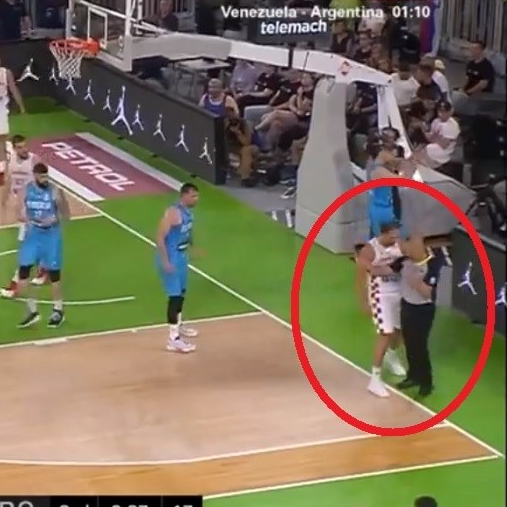 Pogledajte kako je Bogdanović odgurnuo suca i dobio tehničku