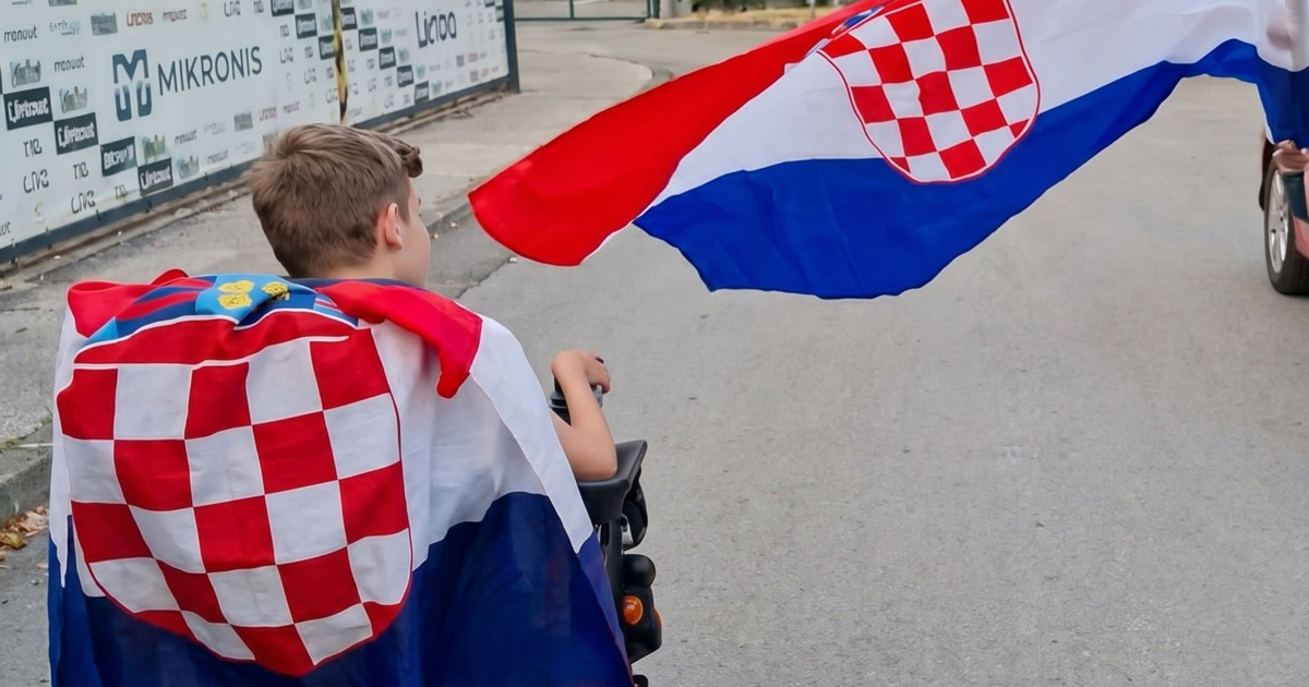 VIDEO Dječaci kojima je Modrić poslao poruku sada bodre Vatrene: "Uz vas smo!"