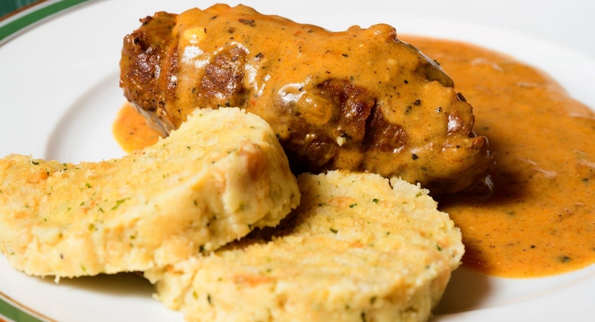 Čitateljica podijelila recept za knedle od starog kruha gotove u manje od pola sata