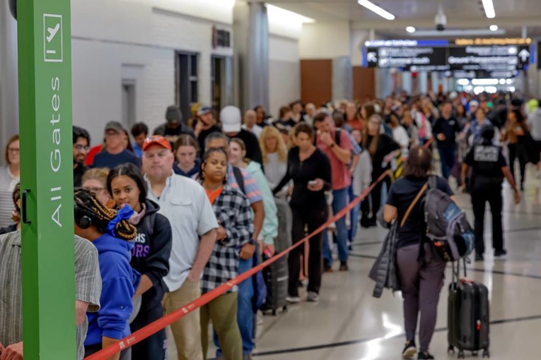 Kriza na američkim aerodromima popušta nakon isplate plaća za 50.000 radnika
