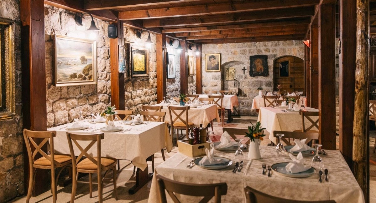 U Malom Stonu više od 30 godina vode restoran u starom skladištu soli