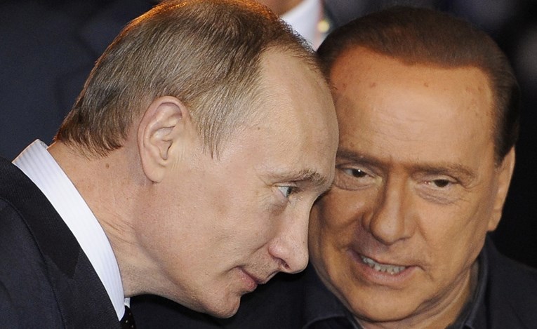 Putin održao minutu šutnje za Berlusconija pa ga nahvalio