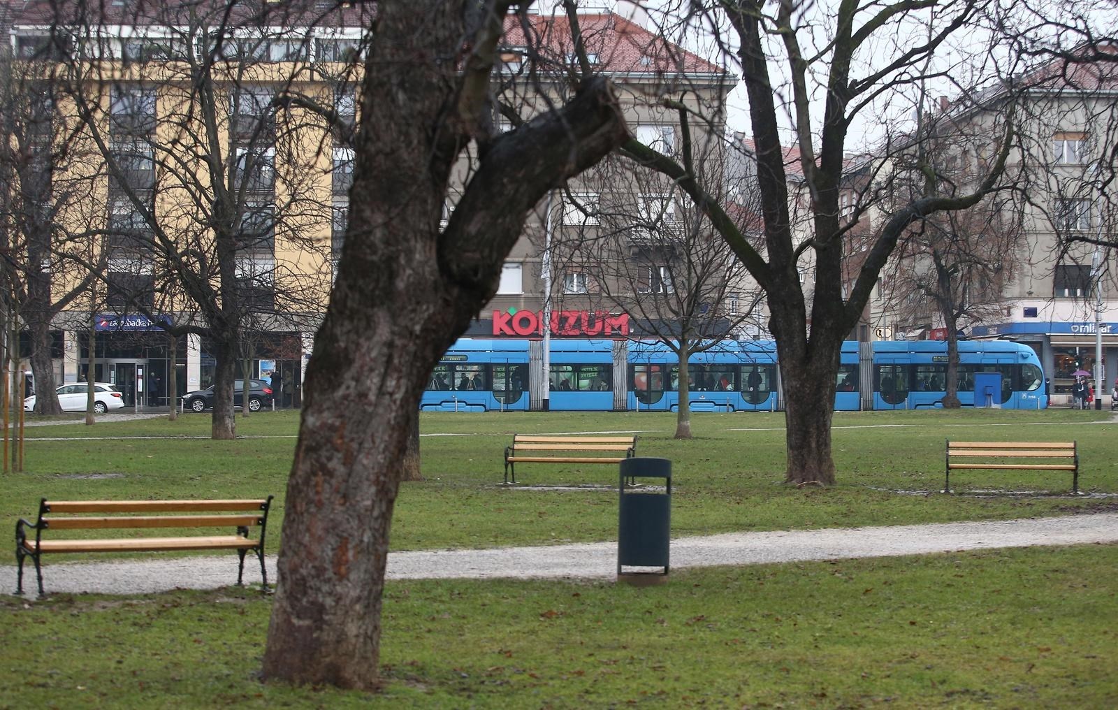 Policija mu na trgu u Zagrebu našla dvije vrećice trave i vagu. Doma mu našli 3.4 kg